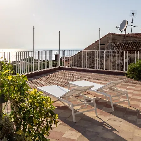 De Vivo Realty - Art N 3 *