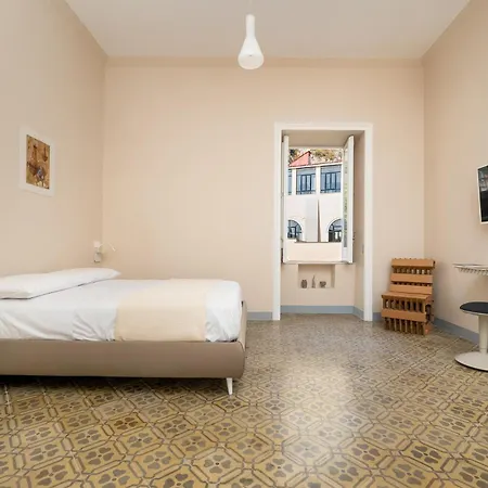 De Vivo Realty - Art N 3 * Meta