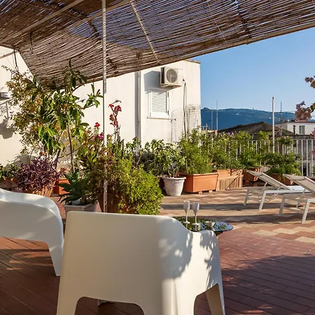 De Vivo Realty - Art N 3 Apartament