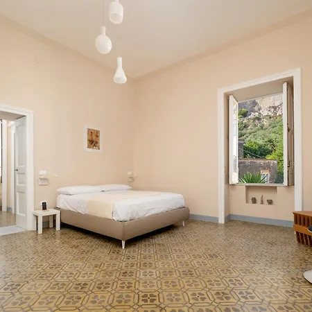 De Vivo Realty - Art N 3 Apartament